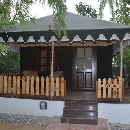 Gulmohar Sariska Resort Bairāt Esterno foto