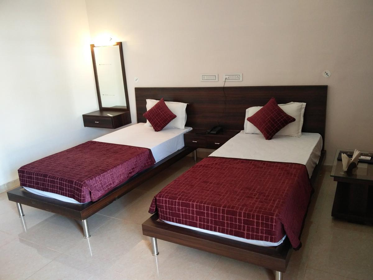 Gulmohar Sariska Resort Bairāt Esterno foto
