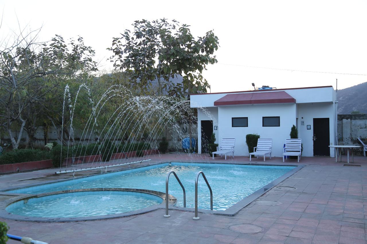 Gulmohar Sariska Resort Bairāt Esterno foto