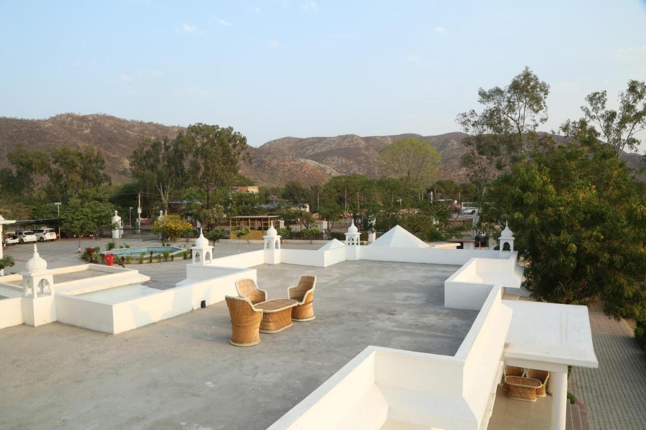 Gulmohar Sariska Resort Bairāt Esterno foto