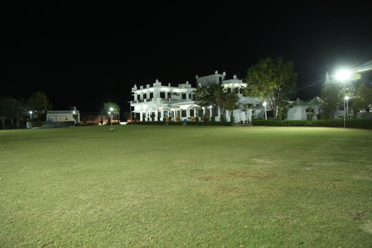 Gulmohar Sariska Resort Bairāt Esterno foto